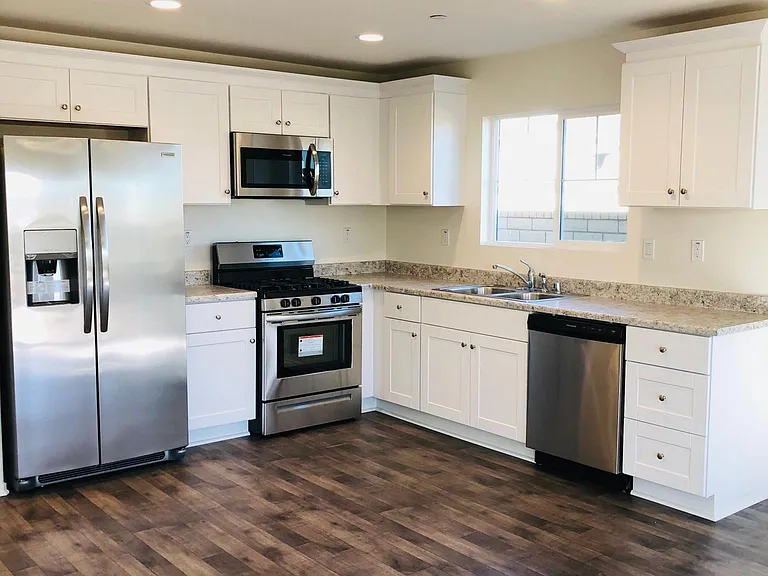 2897 E La Avenida Dr — Photo 11