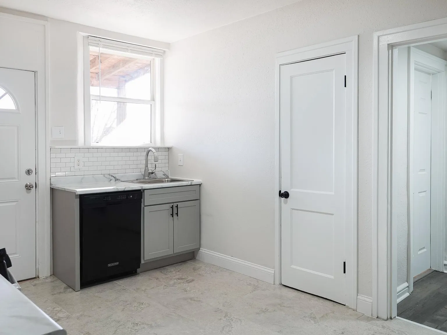 1 bed, 740 sqft, $915 — Photo 4