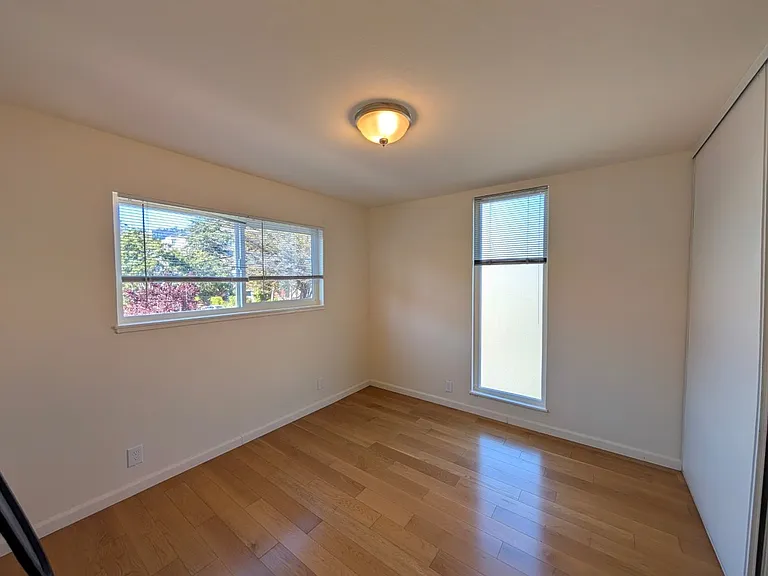 2534 Benvenue Ave — Photo 48