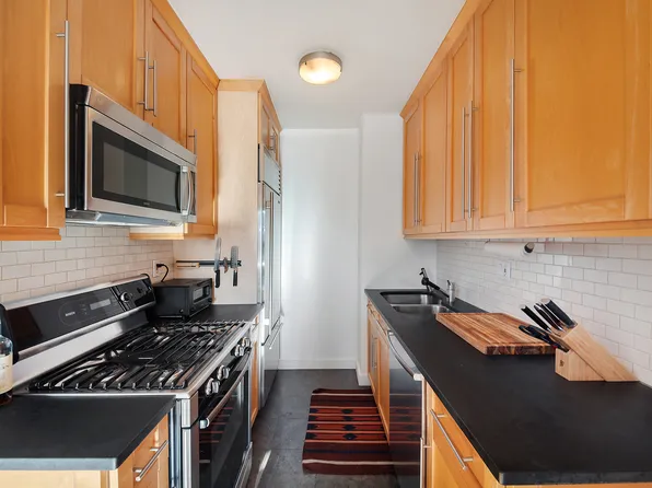 350 West 14th Street image 3 of 10