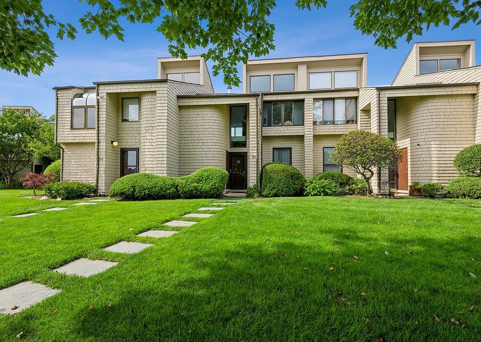 1st image of 21 S Fulton Dr #27