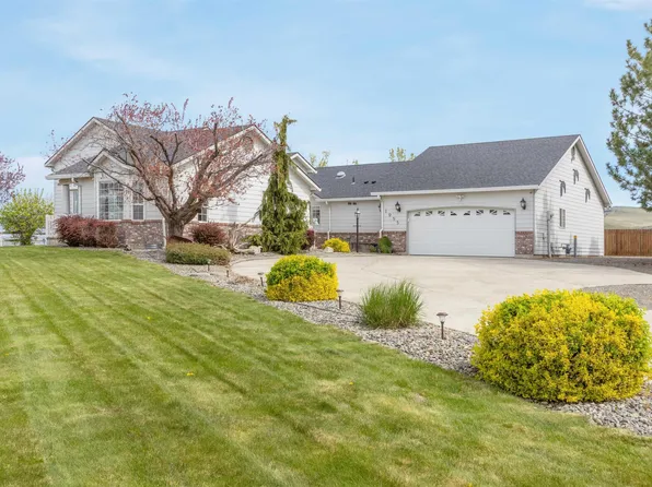 1955 Mountain View Dr, Prosser, WA 99350