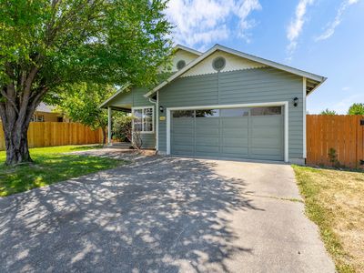 1054 Rainwood Ln, Grants Pass, OR, 97527