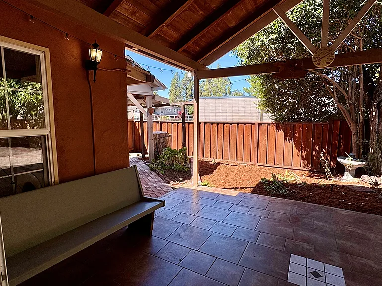 1160 Santa Lucia Dr — Photo 20