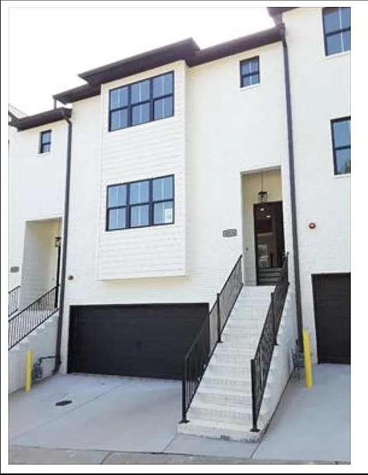 3 bed, 3.5 bath, 2500 sqft, $3,500 — Photo 1