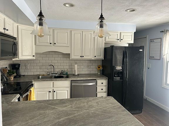 4th image of 170 W Payne Ave