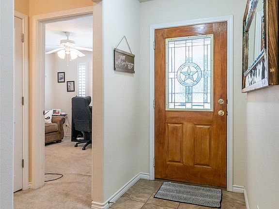 4th image of 29 Woodcock Cir