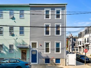 153 Everett St #2, Boston, MA 02128