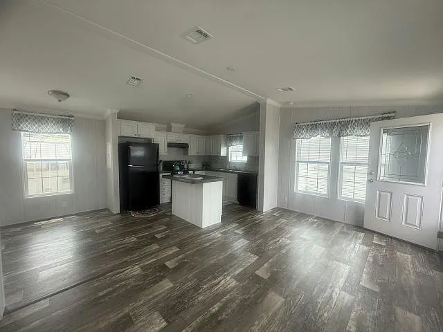 2 bed, 2.0 bath, 800 sqft, $1,800 — Photo 3
