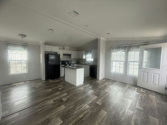 3rd image of 4125 Park St N #735