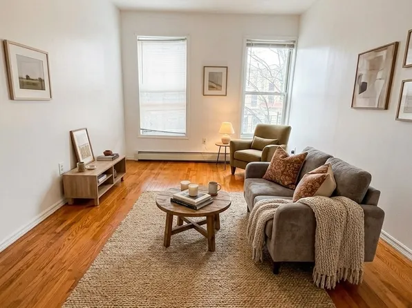 441 Hart Street image 1 of 8