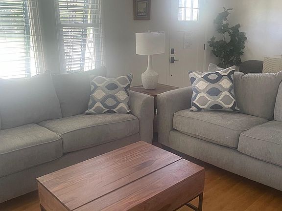 4th image of 48 NE Saint Augustine Blvd