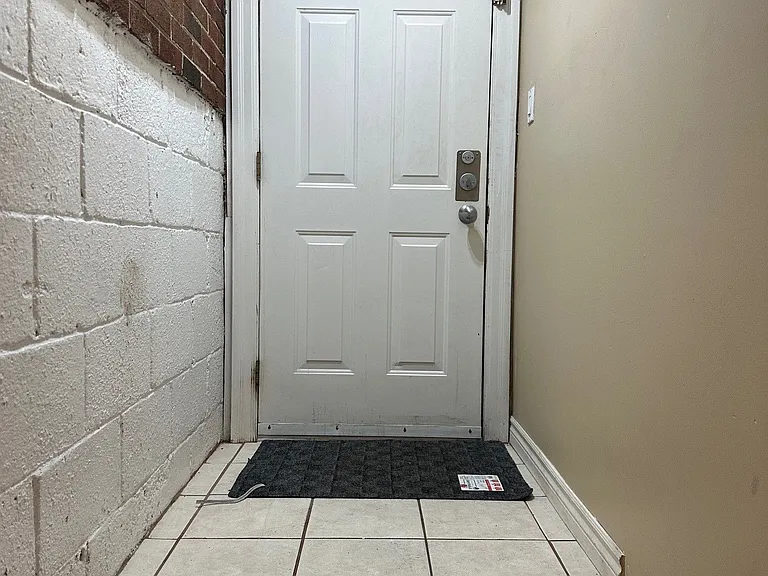 222 Combe Ave #2 — Photo 4