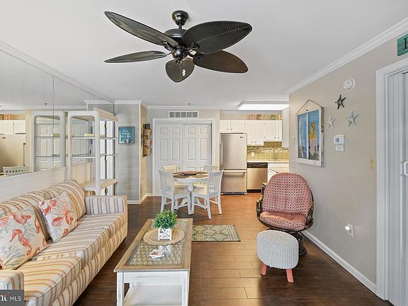 5th image of 201 S Heron Dr #12E