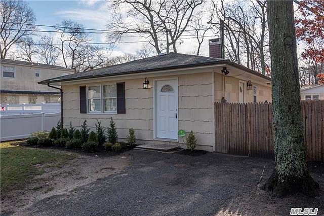 1st image of 196 Shinnecock Ave