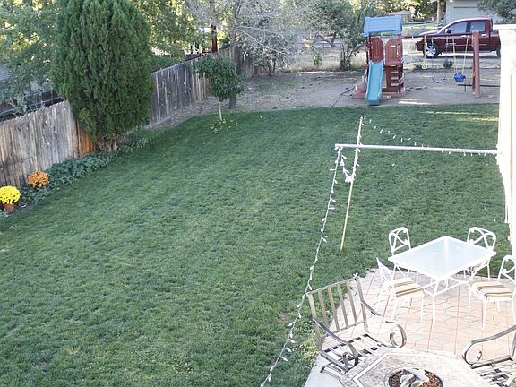 1/2 Backyard