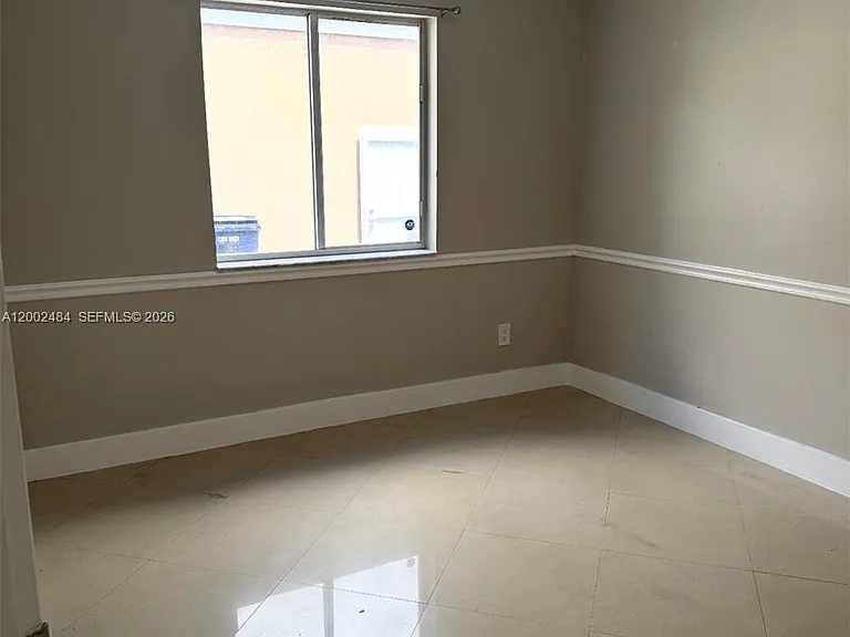 17501 SW 142nd Ct — Photo 2