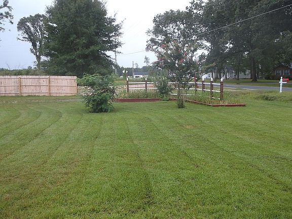 Front yard and entry planter