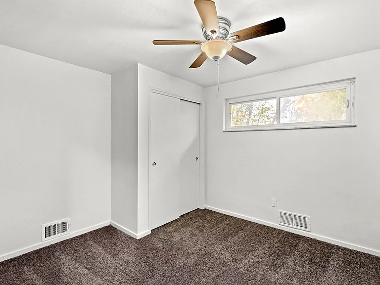2618 Poinsettia Dr — Photo 16