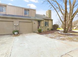 581 Conner Creek Dr, Fishers, IN