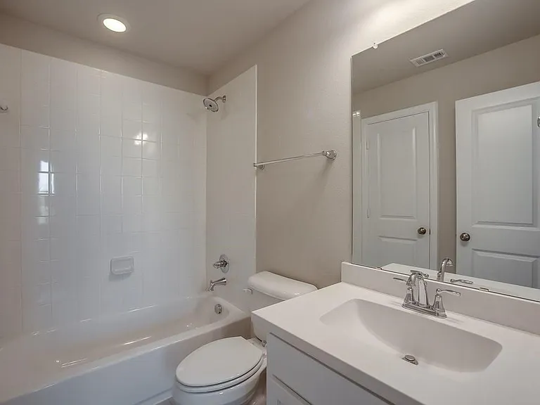 736 Carlisle Dr — Photo 29