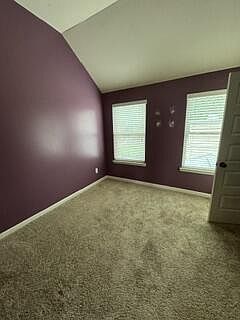 5th image of 18 Springwood Dr