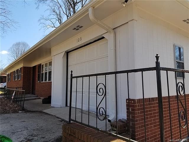 1st image of 123 Rockwood Ln