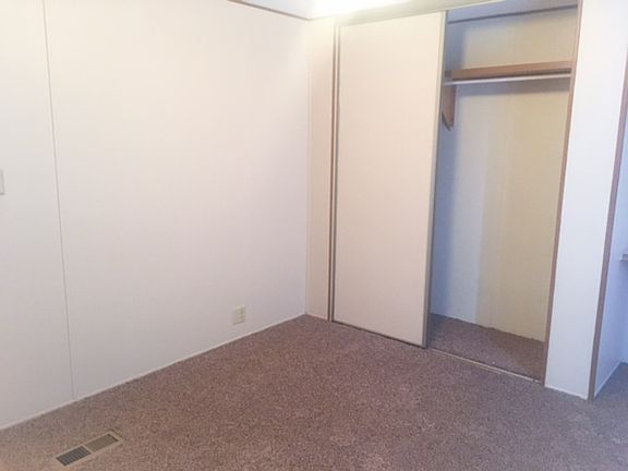 4th image of 282 Heatherwood Trl