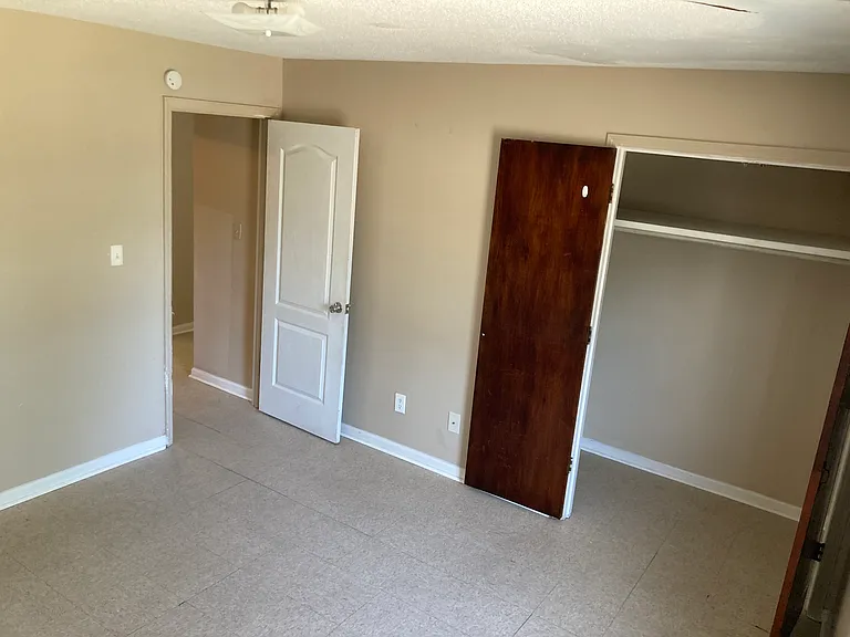 2131 W Gordon Ave #B — Photo 7