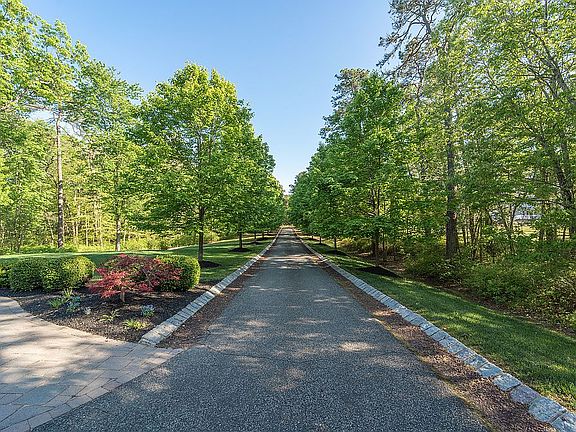 View of Driveway to Street