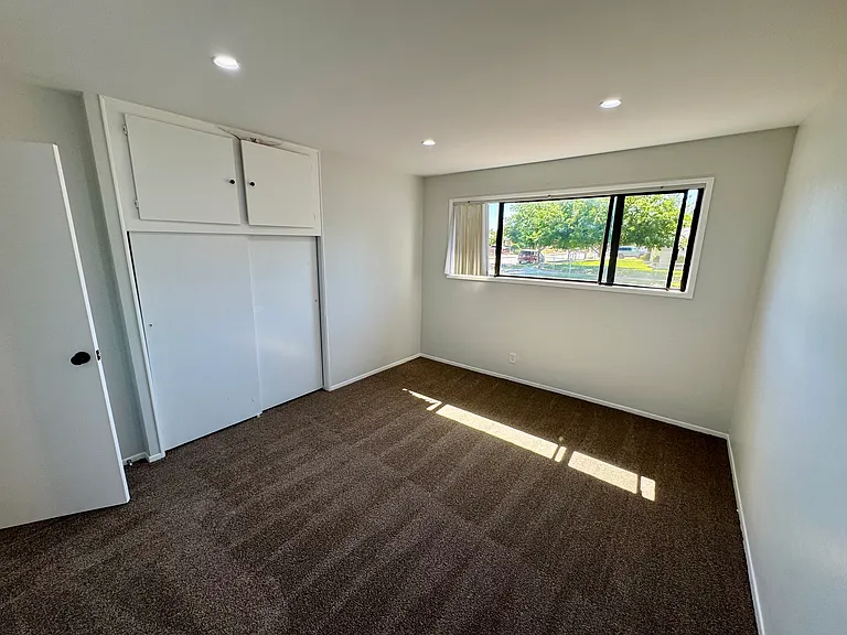 647 W Avenue J8 — Photo 15