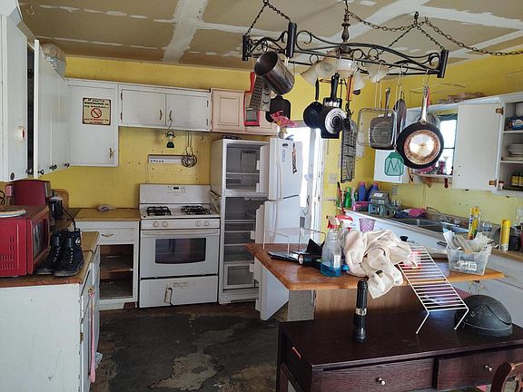3rd image of 55724 Sunnyslope Dr