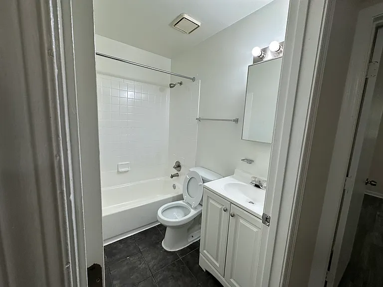 706 Brandywine St SE #203 — Photo 18