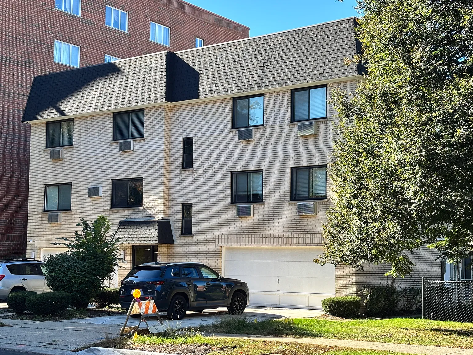 800 Graceland Ave — Photo 1