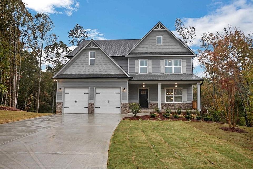 1st image of 590 Stoneledge Dr