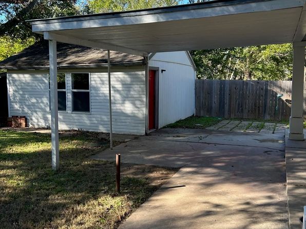908 E Titus St, Mexia, TX 76667
