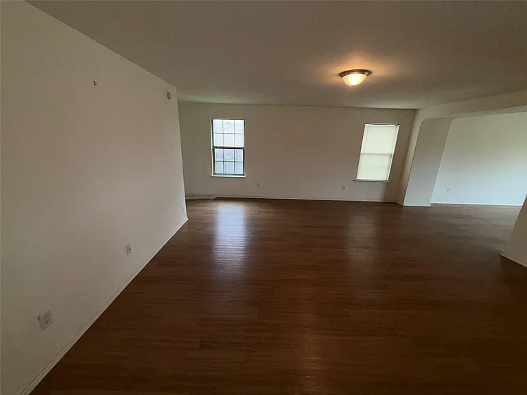 621 Dark Tree Ln — Photo 5