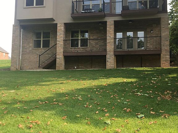 Back of the house/golf course side