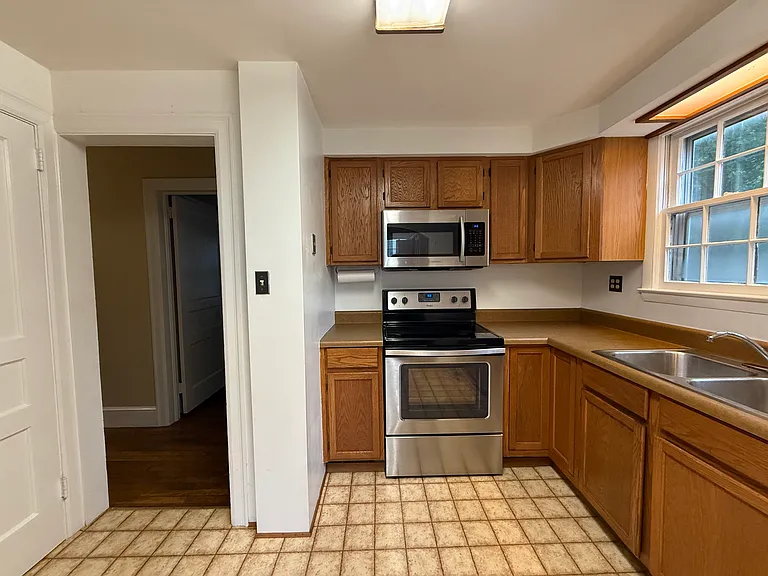 912 Madison Ave — Photo 10