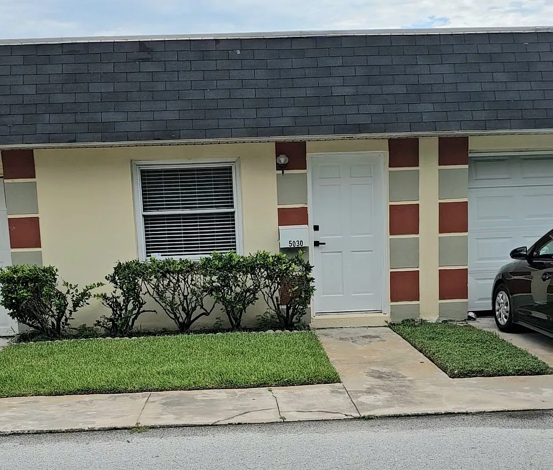 2 bed, 722 sqft, $1,400 — Photo 1