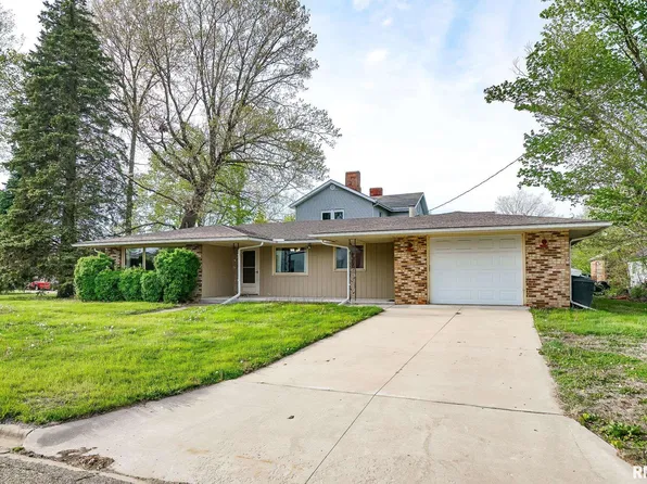203 E Evergreen St, Elmwood, IL 61529