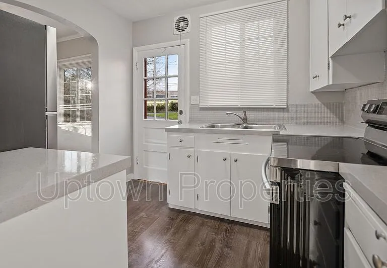 1344 NE 68th Ave — Photo 5