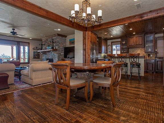 2nd image of 1633 Scenic Dr #203