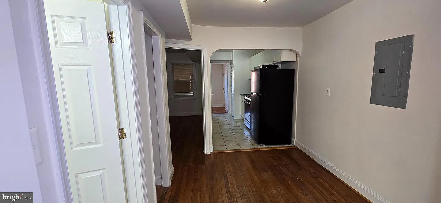 3 bed, 1.0 bath, 1000 sqft, $1,550 — Photo 4