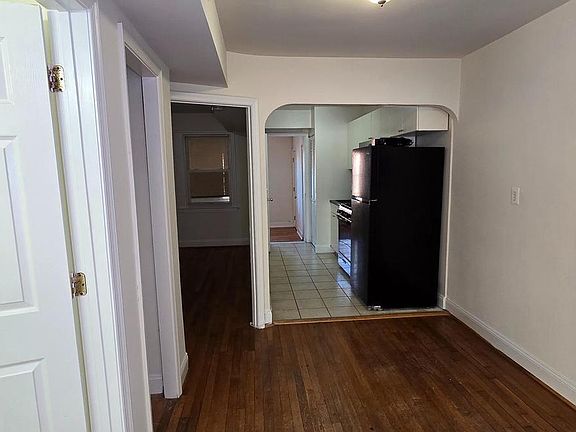 4th image of 1516 F St NE APT 3