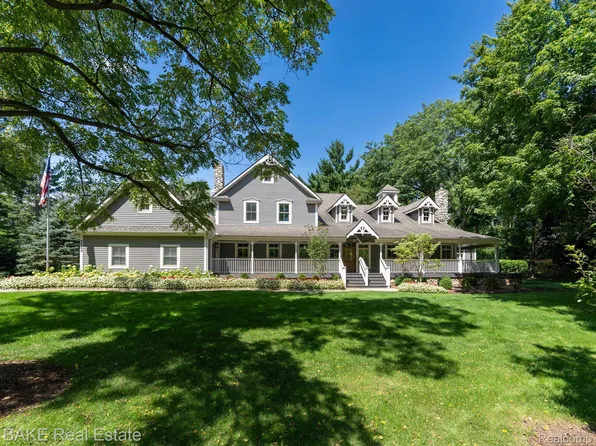 46900 Stratford Ct, Northville, MI 48167