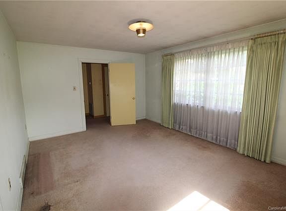 4th image of 535 Virginia Ave