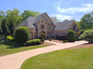 5359 Point South Dr, Gainesville, GA 30504