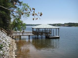 6153 Plantation Pointe Dr, Granite Falls, NC 28630