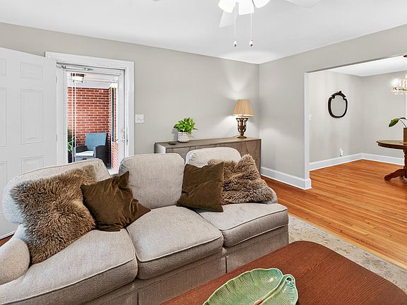 4th image of 1730 Beaumont Drive